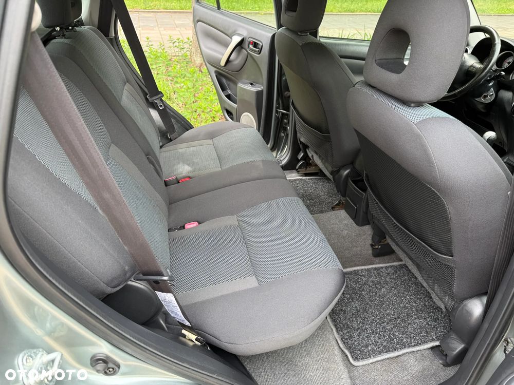 Toyota RAV4 - 19