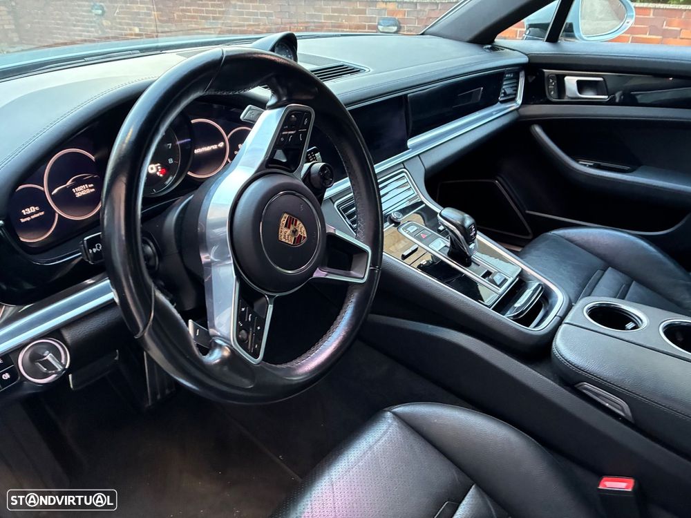 Porsche Panamera 4 E-Hybrid - 8