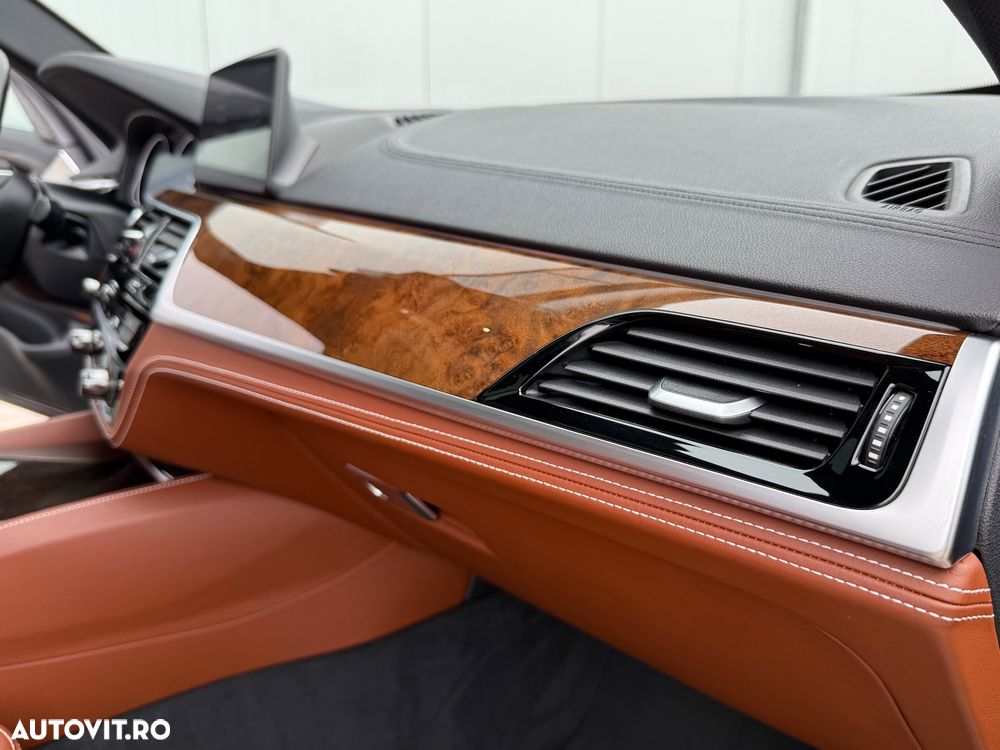 BMW Seria 5 520d Touring Aut. Luxury Line - 20