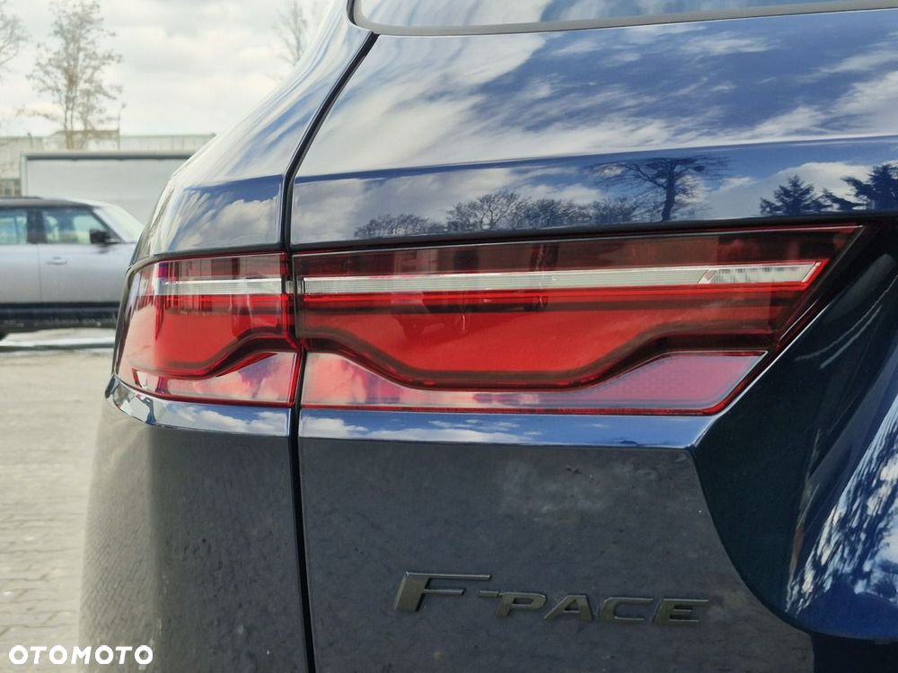 Jaguar F-Pace P250 AWD SE - 14