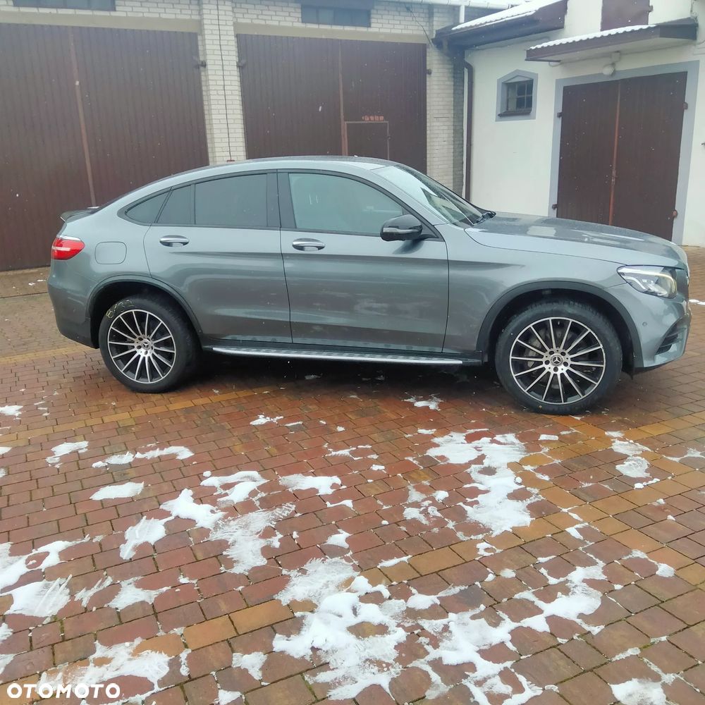 Mercedes-Benz GLC 300 4Matic 9G-TRONIC AMG Line - 13