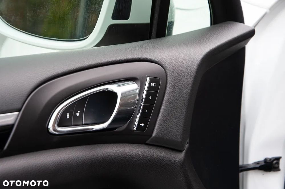 Porsche Cayenne - 13