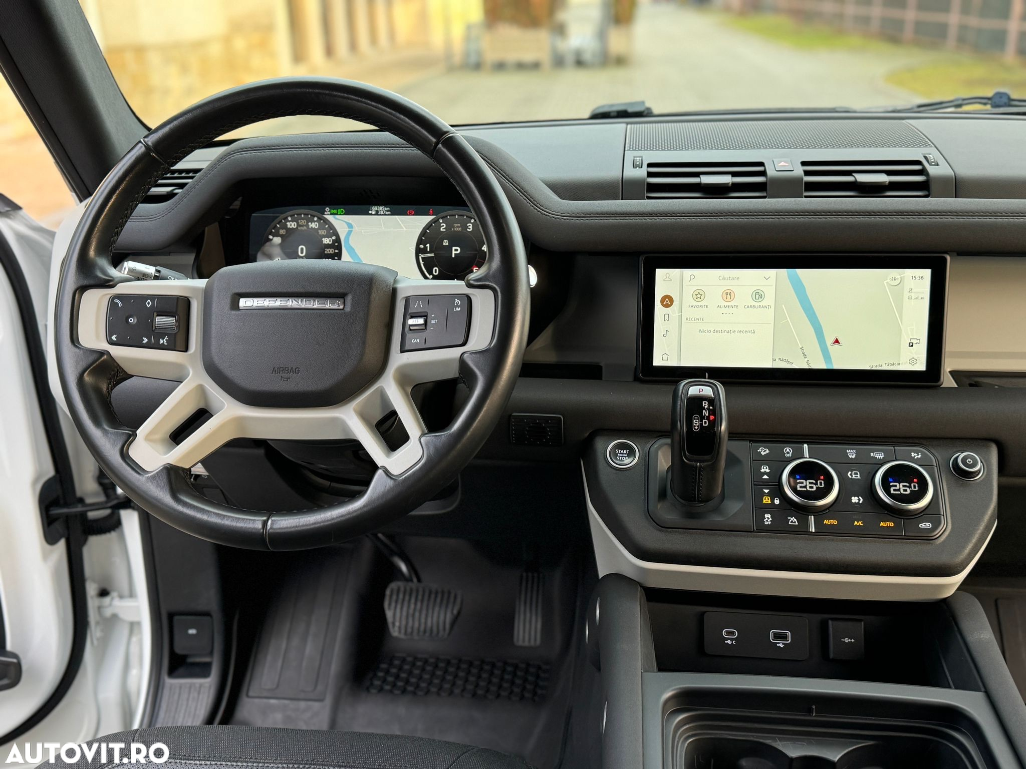 Land Rover Defender 110 2.0L D240 - 11