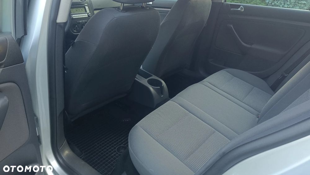 Volkswagen Jetta 1.9 TDI Trendline - 12