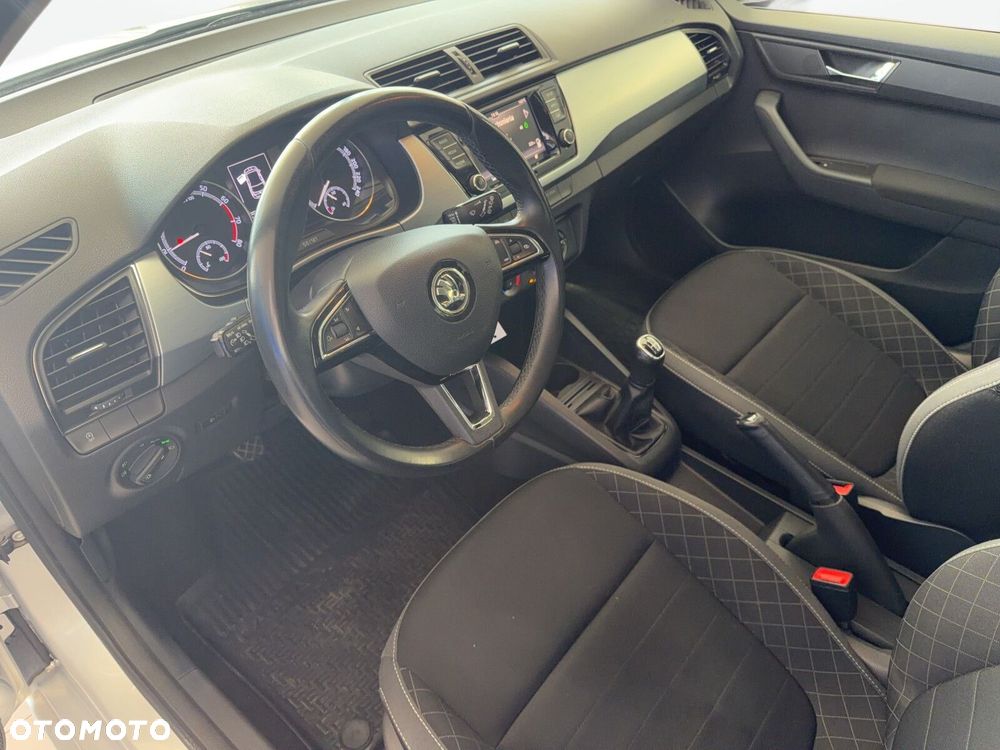 Skoda Fabia - 10