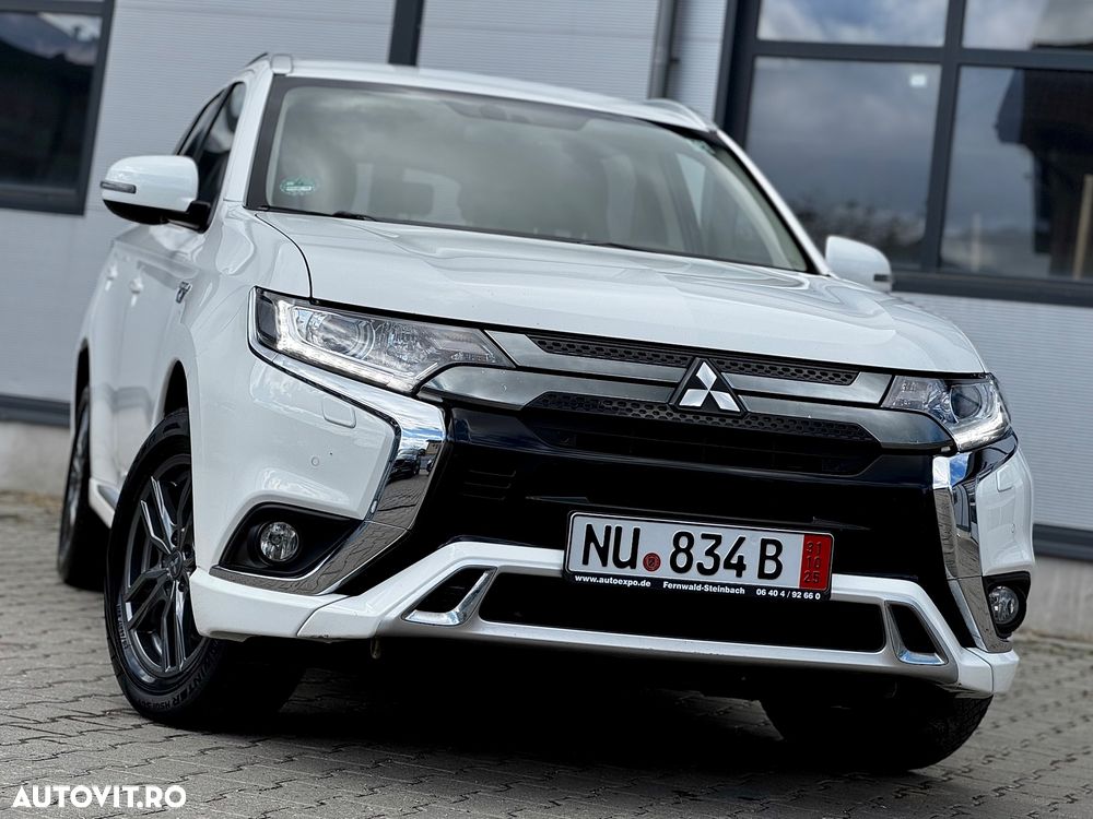 Mitsubishi Outlander 2.4 4WD Plug-In Hybrid Plus - 3