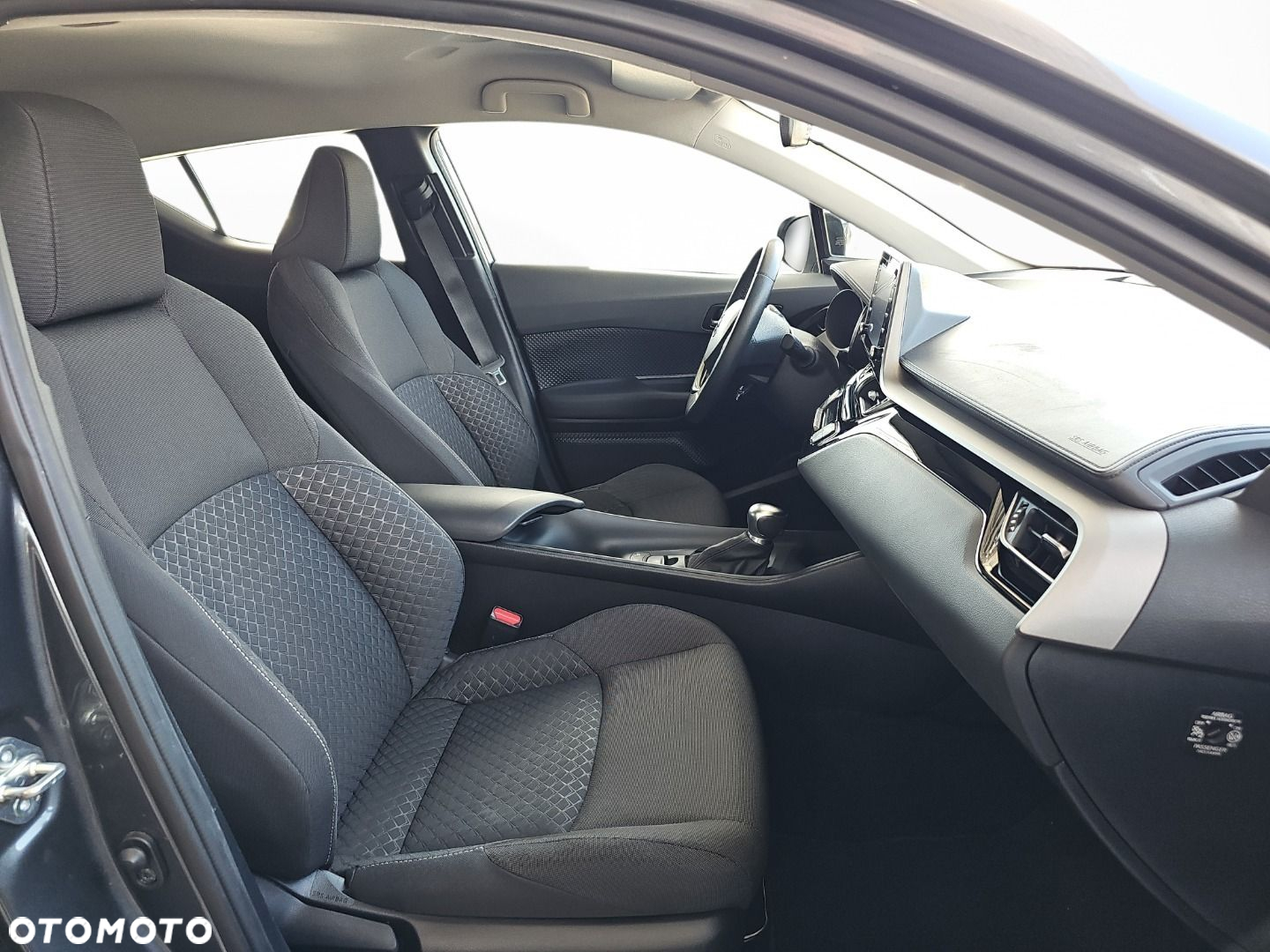 Toyota C-HR - 13
