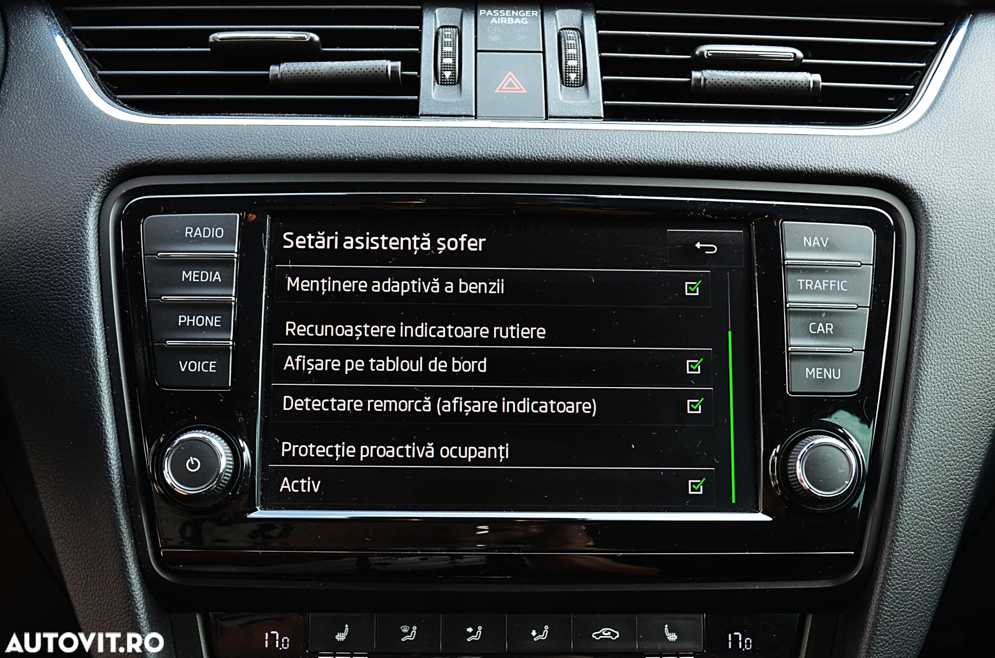 Skoda Octavia Combi 2.0 TDI DSG RS - 16