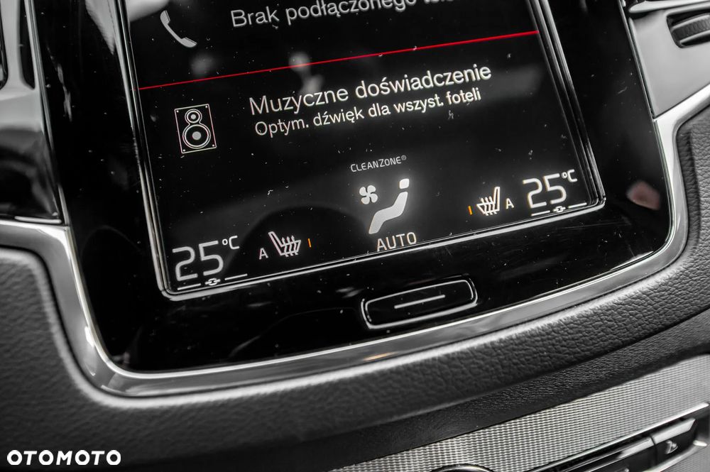 Volvo XC 90 D5 SCR AWD R-Design - 20