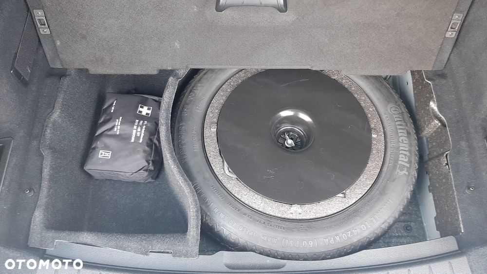 BMW Seria 2 218d - 10