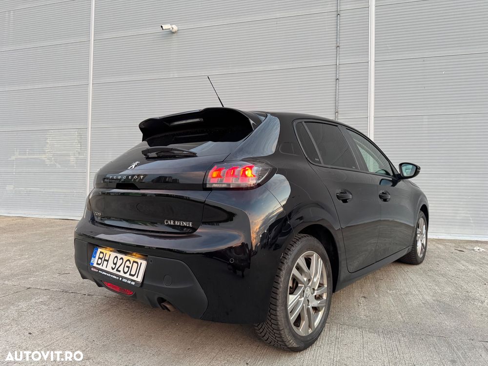Peugeot 208 - 10