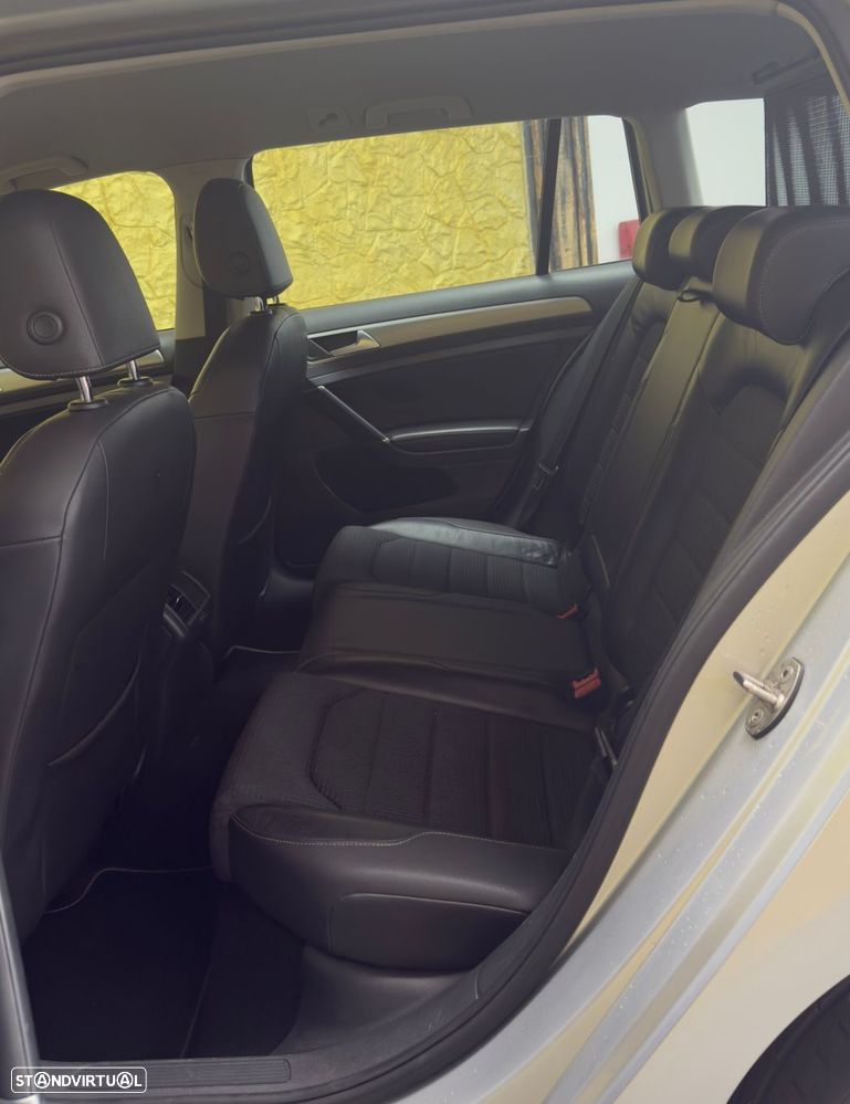 VW Golf Variant 1.6 TDi Highline DSG - 6