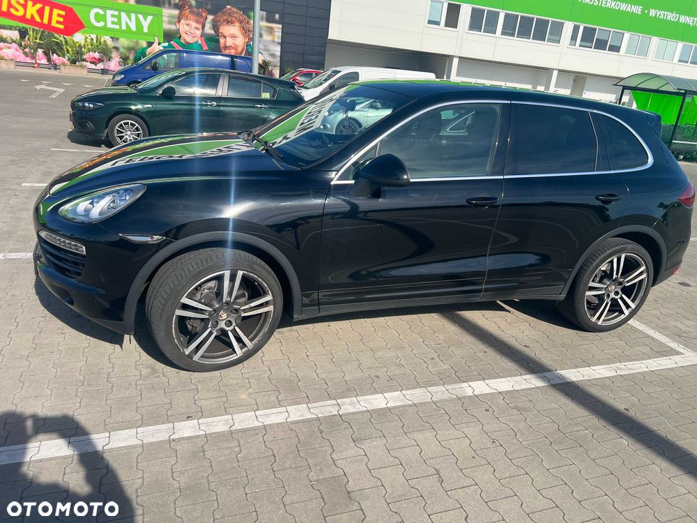 Porsche Cayenne - 1