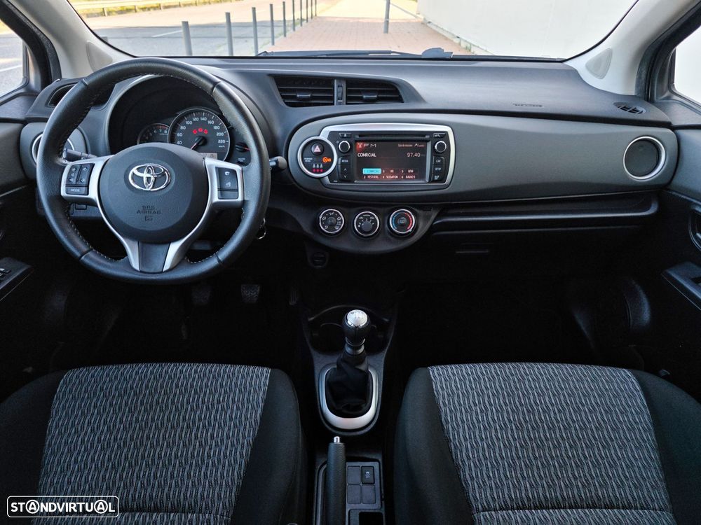 Toyota Yaris 1.33 VVT-i Comfort+P.Style - 8