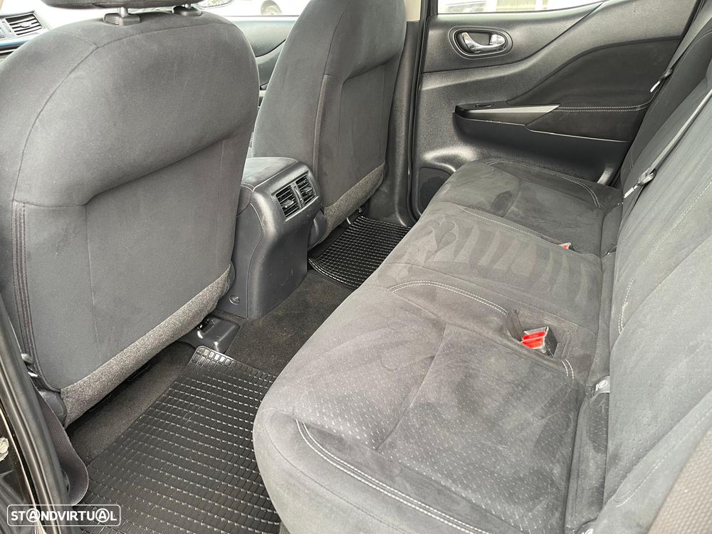 Nissan Navara DC 4x4 Auto EU6 Tekna - 10