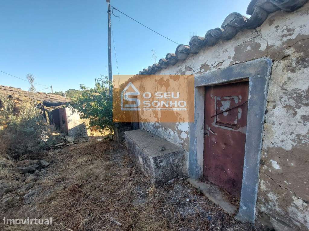 Casa Antiga T2 para recuperar - Grande imagem: 2/11