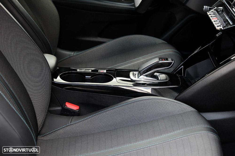 Peugeot e-2008 50 kWh Allure - 15