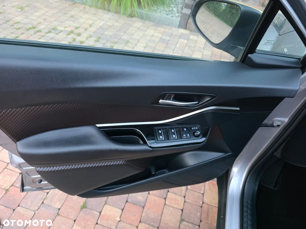 Toyota C-HR 1.8 Hybrid Neon Lime powered by JBL - 12