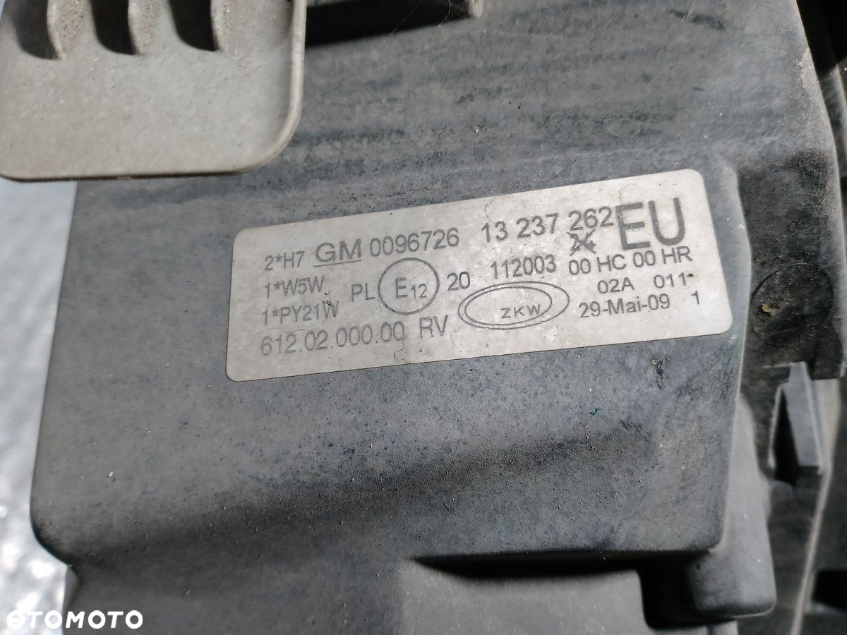 LAMPA PRZÓD PRAWA OPEL CORSA C 13237262 0096726 1.2 - 2