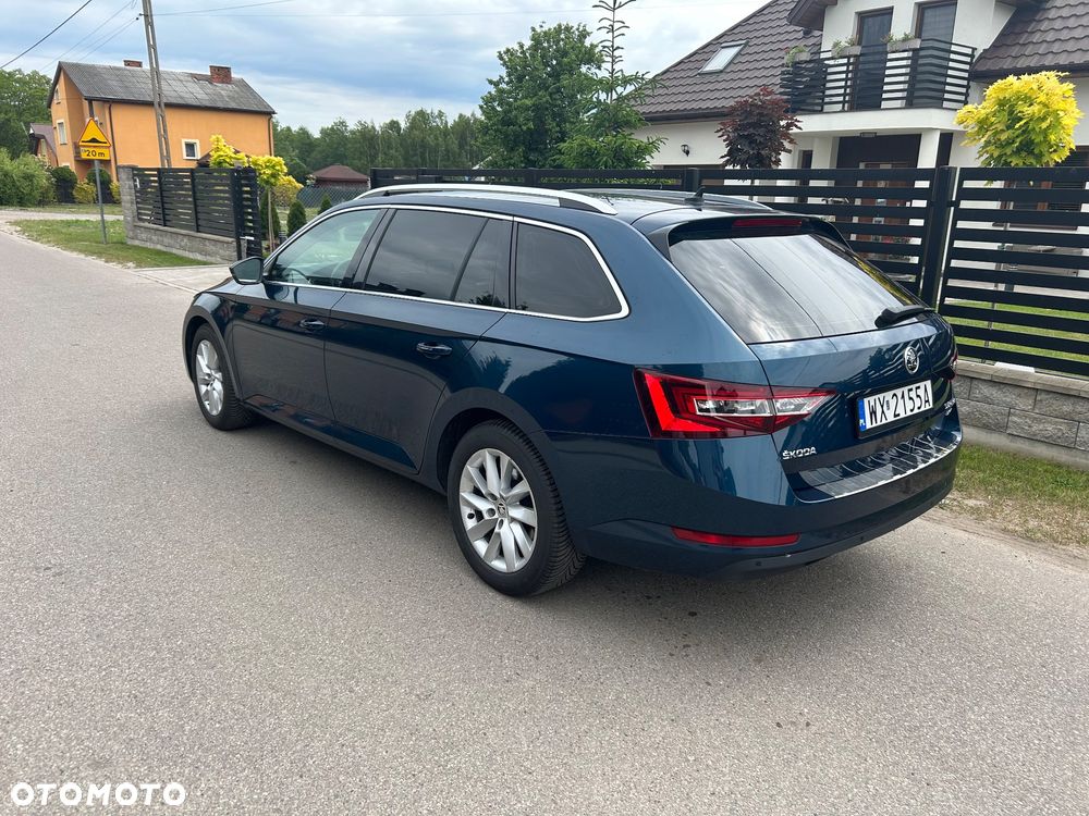 Skoda Superb 2.0 TDI 4x4 Ambition DSG - 4