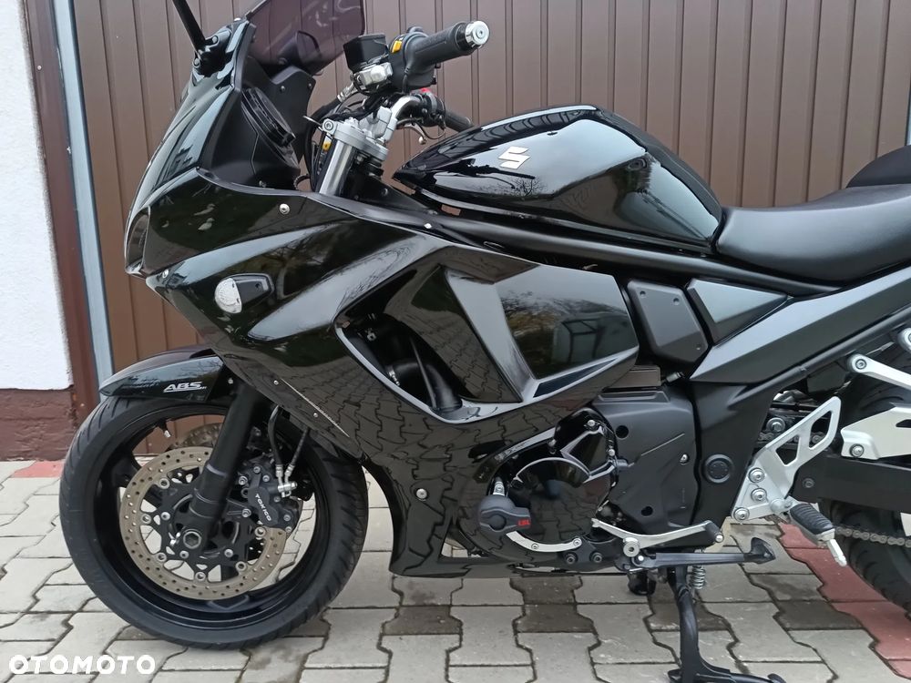 Suzuki GSX - 21
