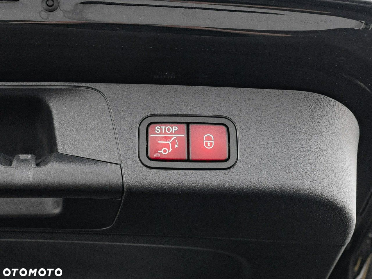 Mercedes-Benz GLB 200 d 4-Matic AMG Line 8G-DCT - 31