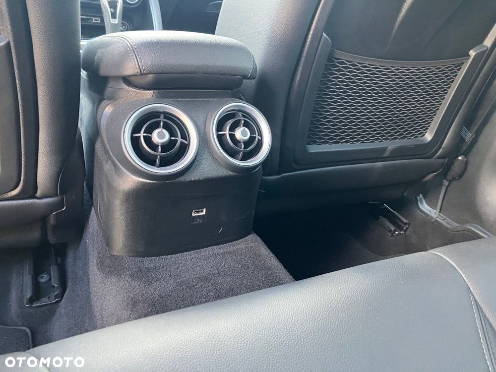 Alfa Romeo Giulia - 28