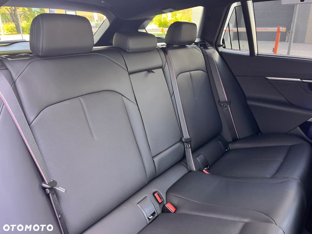 BMW Seria 5 540d xDrive mHEV - 37