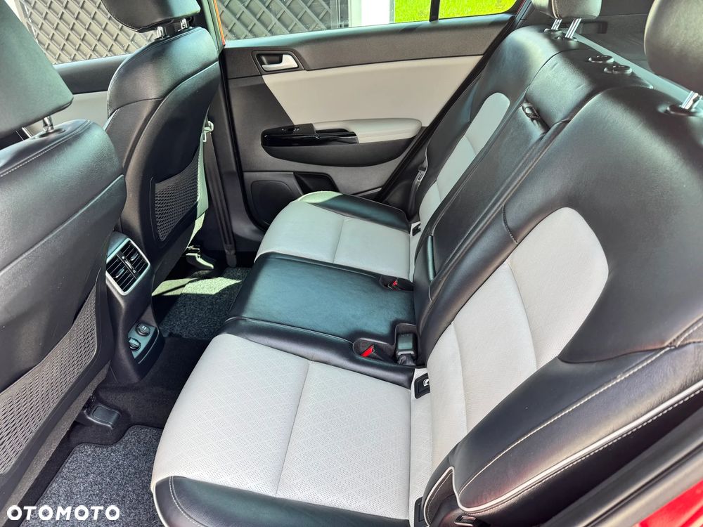 Kia Sportage 1.6 T-GDI AWD DCT GT LINE - 12