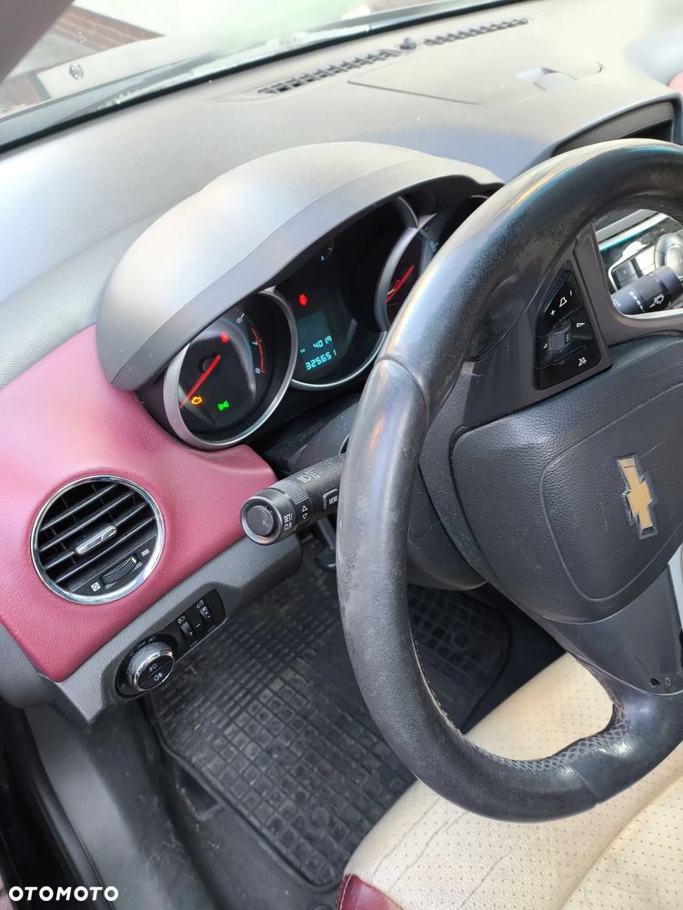 Chevrolet Cruze 1.6 LS - 1