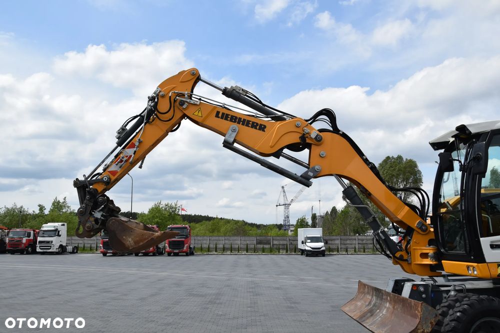 Liebherr A910 COMPACT / KOPARKA KOŁOWA / KABINA / KLIMATYTZACJA / SPYCH / PODPORY / DODATKOWY OSPRZĘT / SPROWADZONA - 10