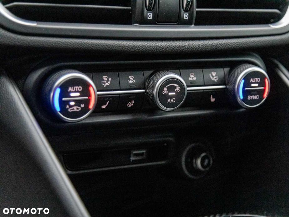 Alfa Romeo Giulia 2.9 Bi Turbo V6 Quadrifoglio - 10