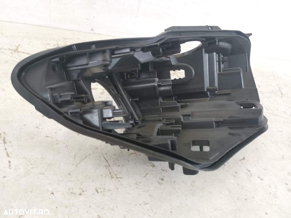 Carcasa Far Dreapta Xenon BMW Seria 1 F20/F21 [2011 - 2015] In Stare B - 4