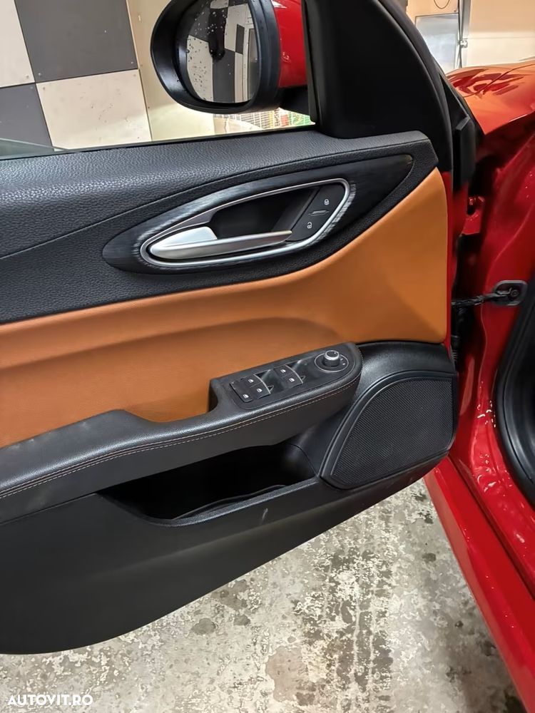 Alfa Romeo Giulia 2.0 Turbo RWD AT8 - 9