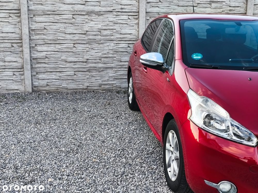 Peugeot 208 - 18