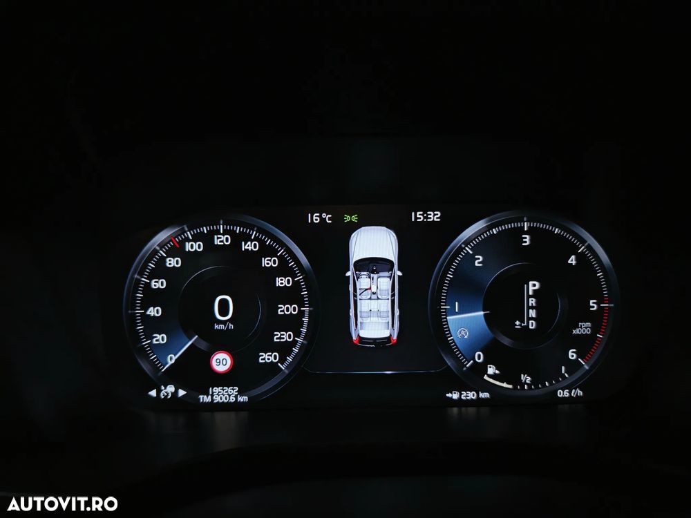 Volvo XC 60 D4 AWD Momentum - 27