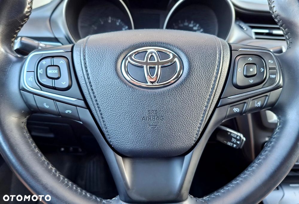 Toyota Avensis 1.8 Premium MS - 16