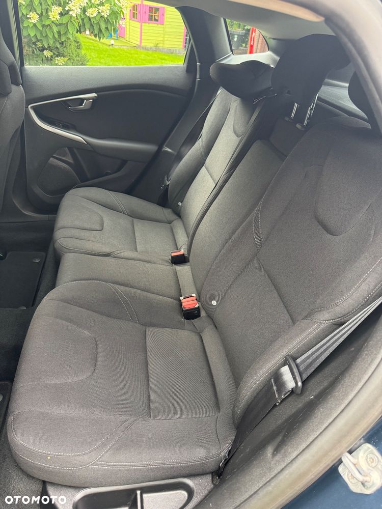 Volvo V40 D2 Momentum - 19