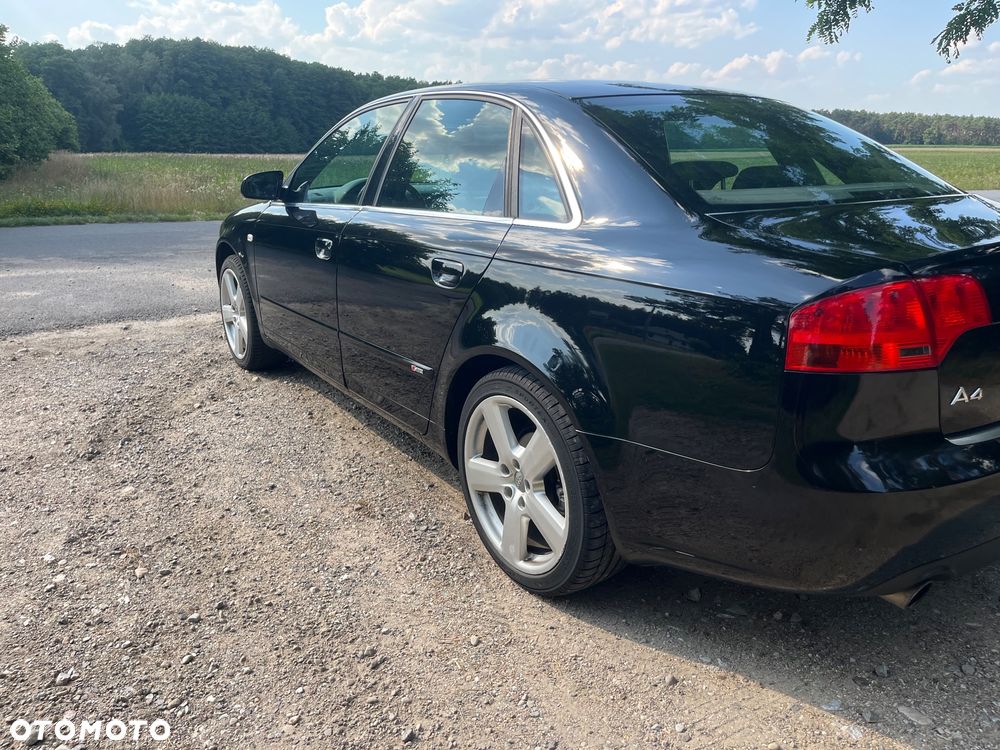 Audi A4 Limousine - 10