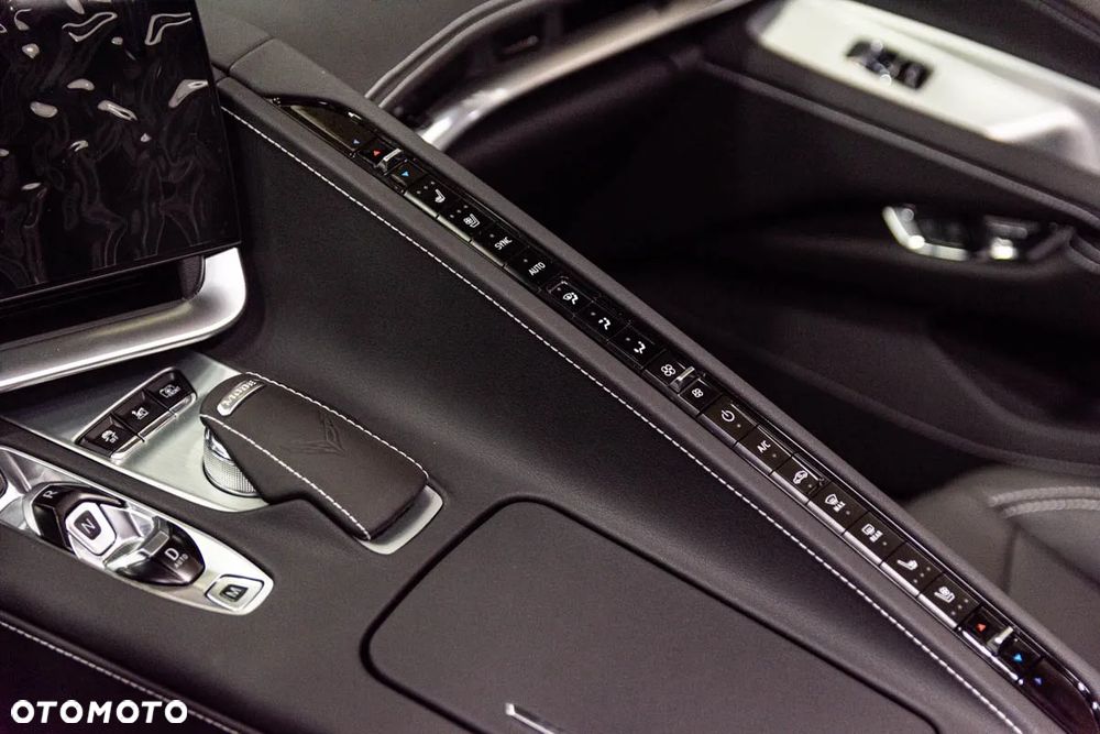 Chevrolet Corvette - 18