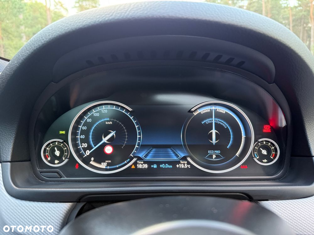BMW Seria 5 535d xDrive - 22