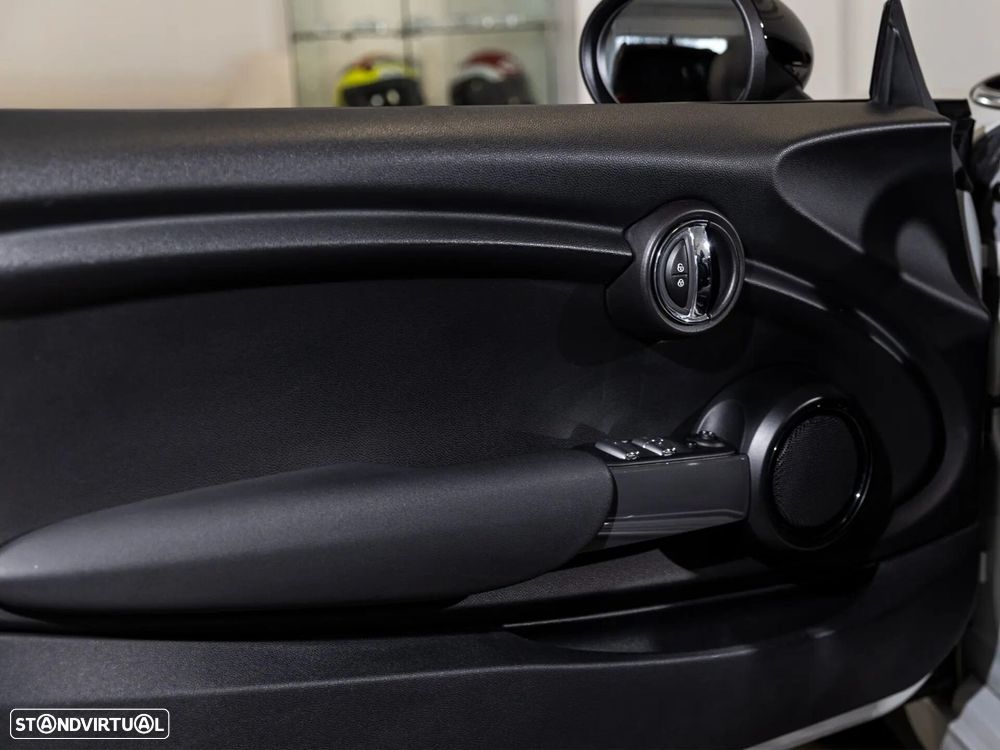 MINI Cabrio Cooper Auto - 12