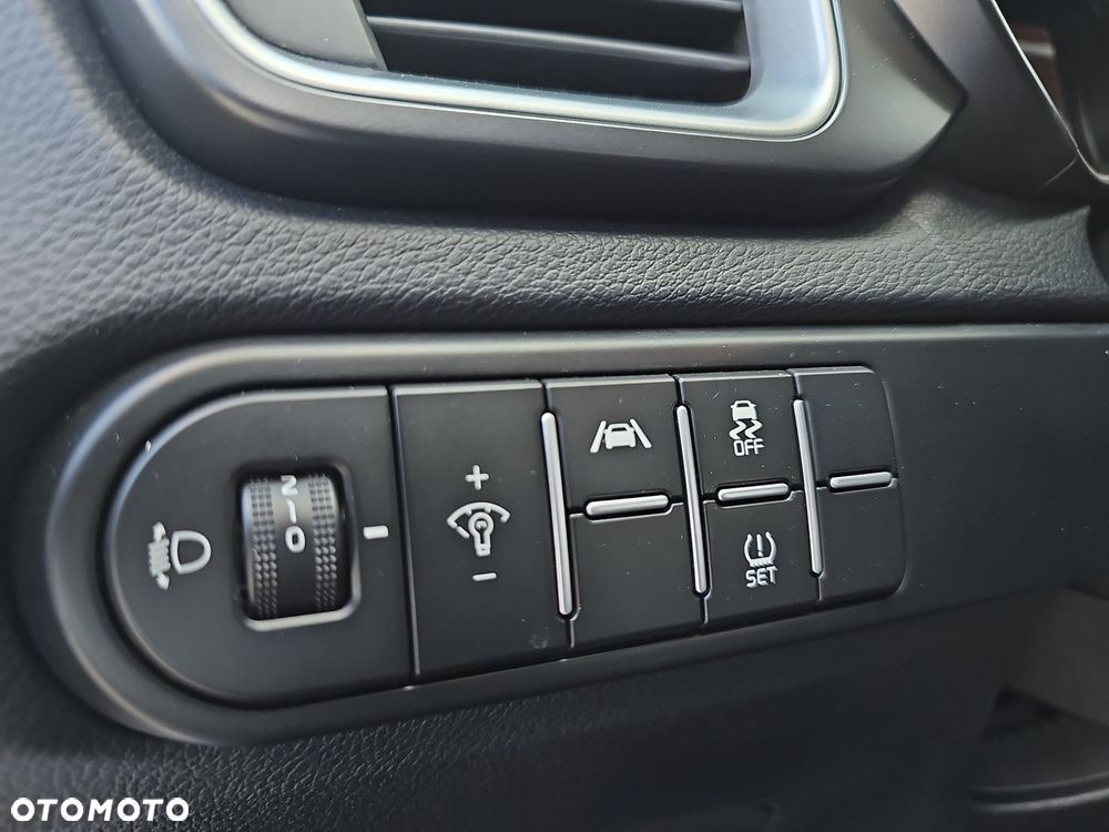 Kia Ceed 1.5 T-GDI M - 10