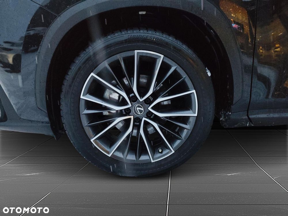 Lexus NX 350h Omotenashi AWD - 19