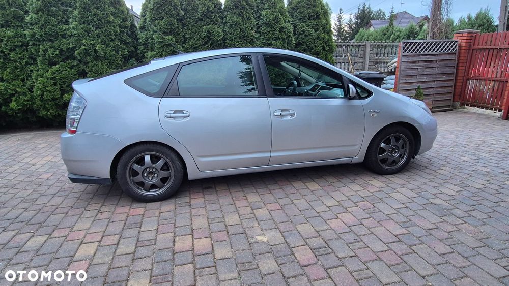 Toyota Prius 1.5 VVT-i Sol (nav) - 3