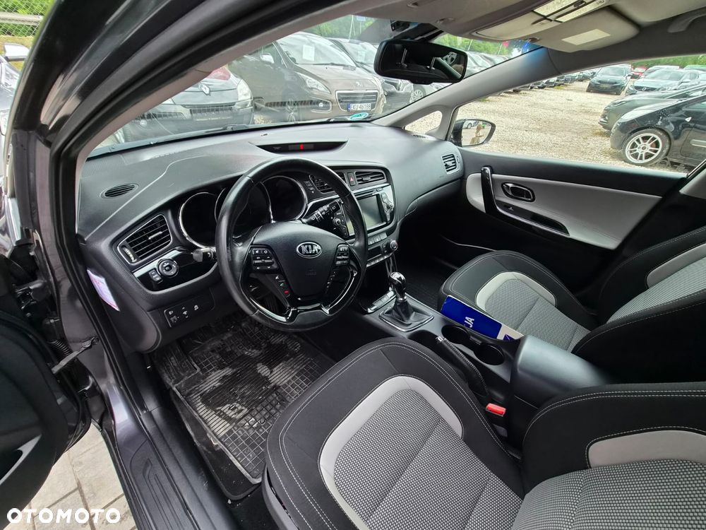 Kia Ceed - 21