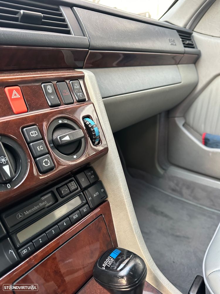 Mercedes-Benz W124 (1984-1997) - 22