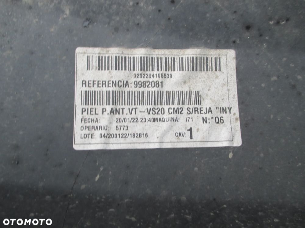 Drzwi przesuwne prawa strona. Drzwi pasażera.  Zderzak przód .Mercedes Vito 447 - 8