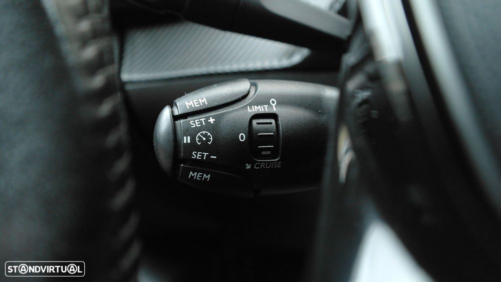 Peugeot 208 1.2 PureTech Active - 35