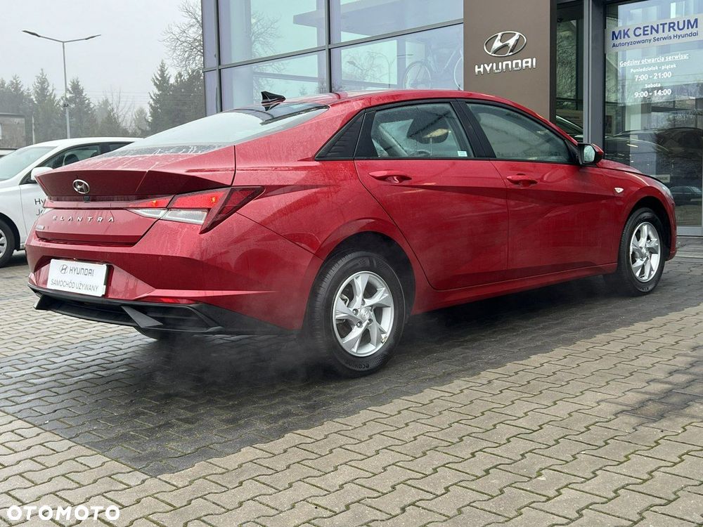 Hyundai Elantra - 5